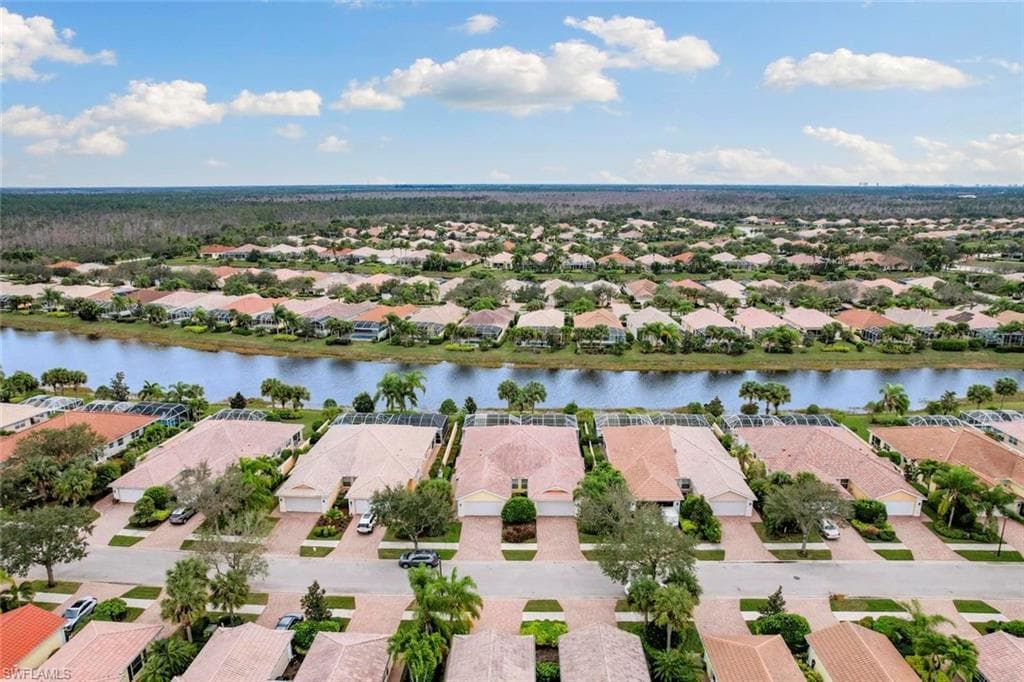 7912 Umberto Ct, Naples, FL 34114-4