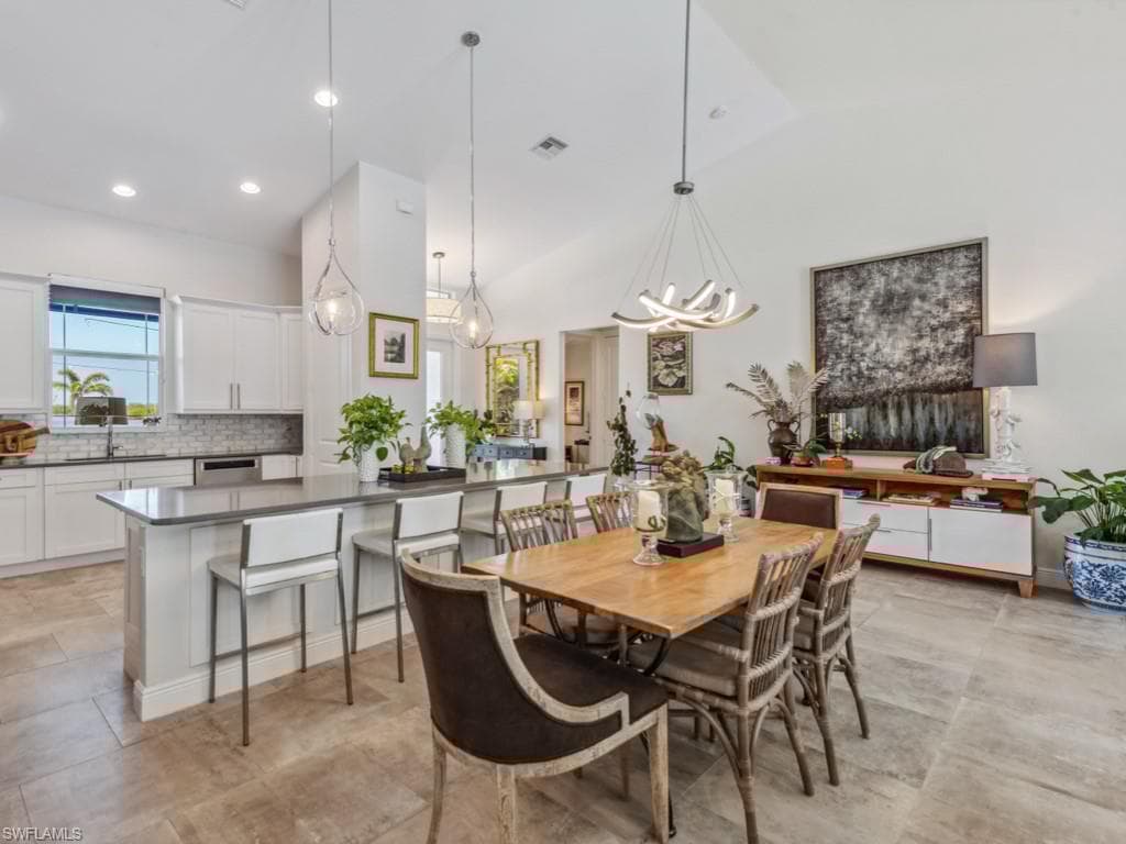 161 Tahiti Cir, Naples, FL 34113-14
