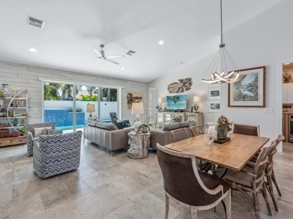 161 Tahiti Cir, Naples, FL 34113-15