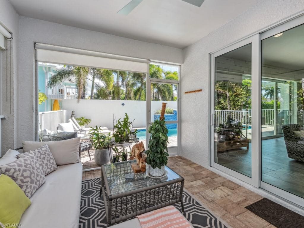 161 Tahiti Cir, Naples, FL 34113-26