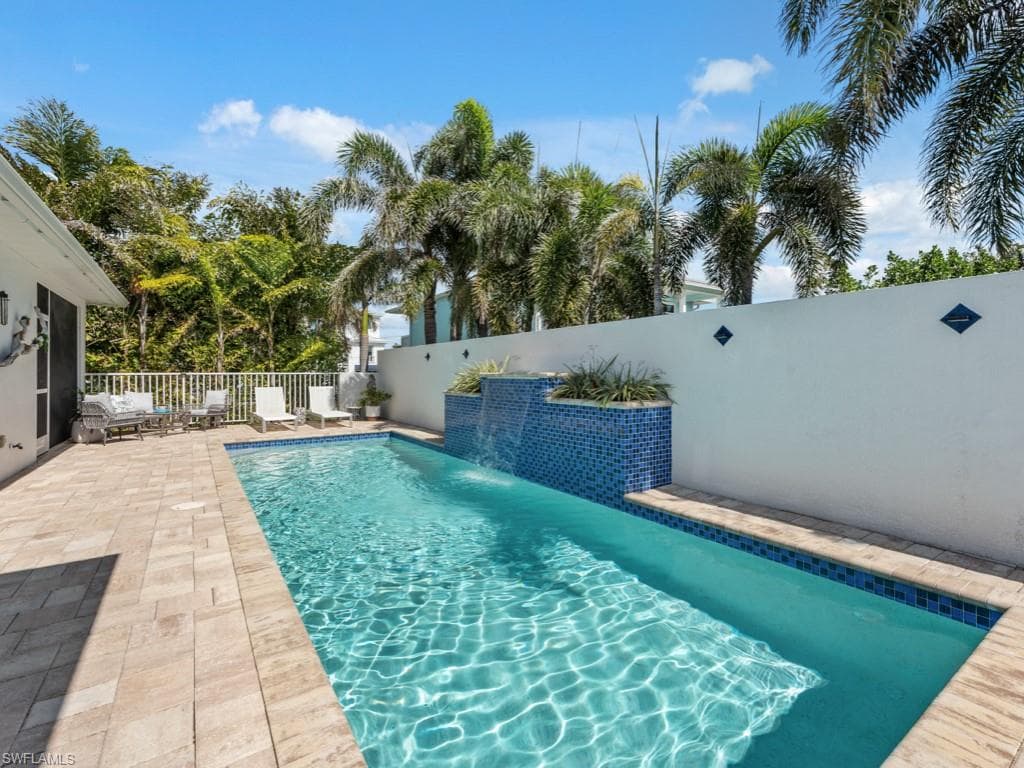 161 Tahiti Cir, Naples, FL 34113-27