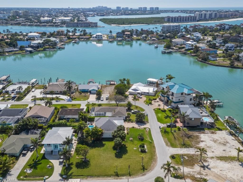 161 Tahiti Cir, Naples, FL 34113-35