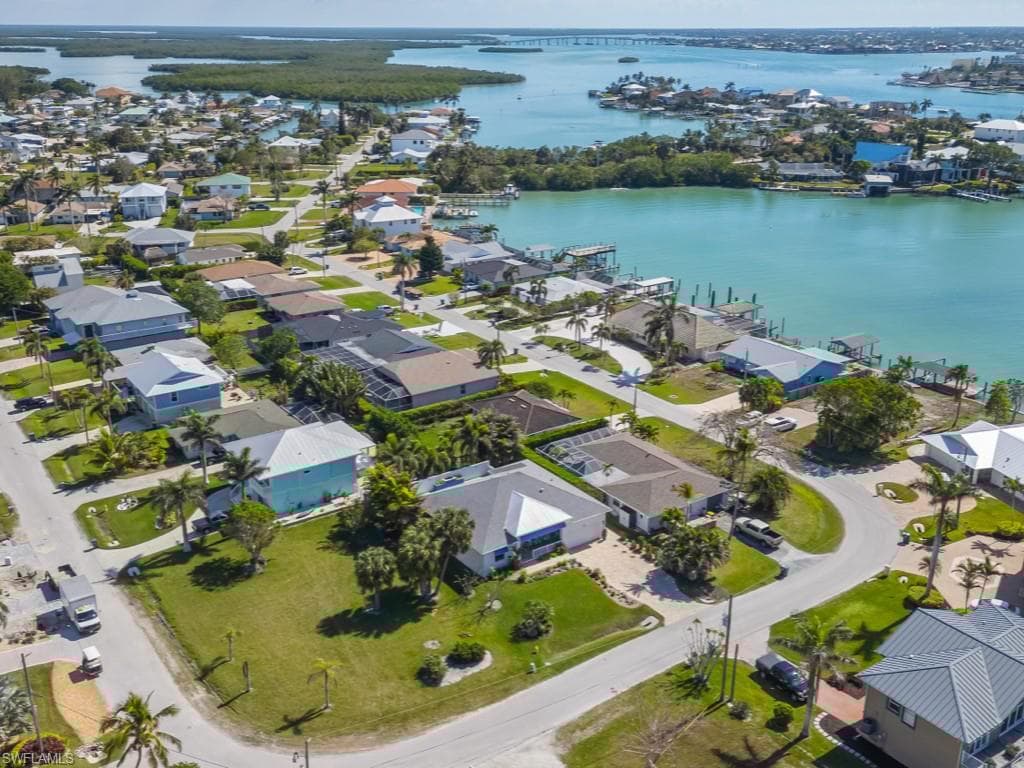 161 Tahiti Cir, Naples, FL 34113-38