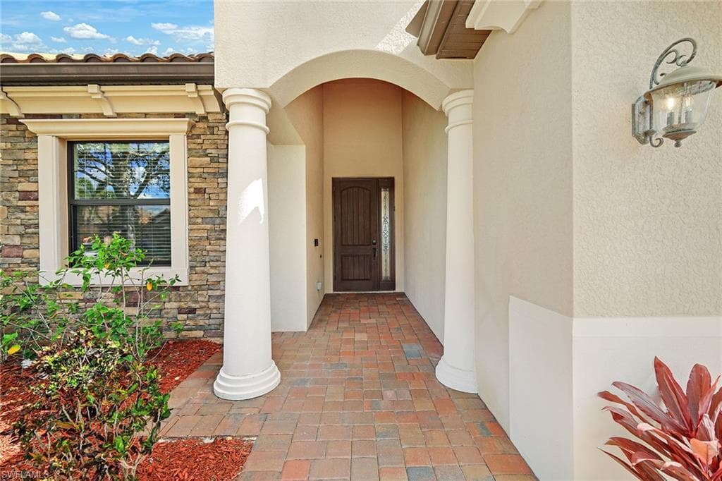 28131 Edenderry Ct, Bonita Springs, FL 34135-36