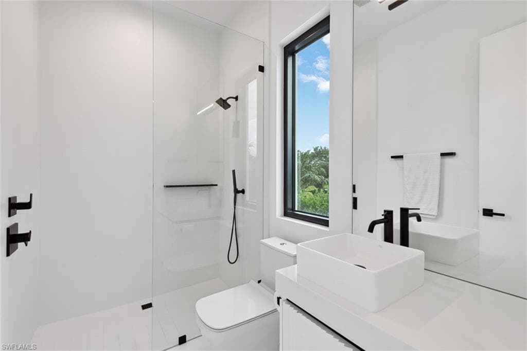 641 Starboard Dr, Naples, FL 34103-19