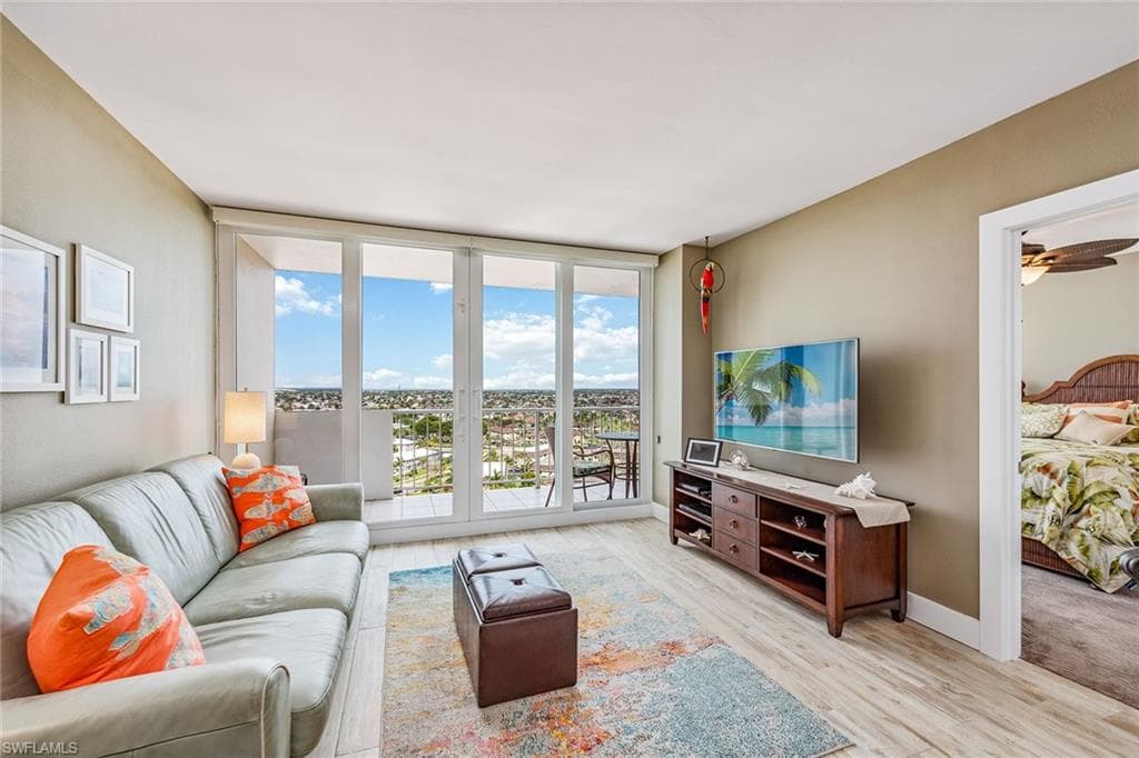 140 Seaview Ct 1504, Marco Island, FL 34145-1