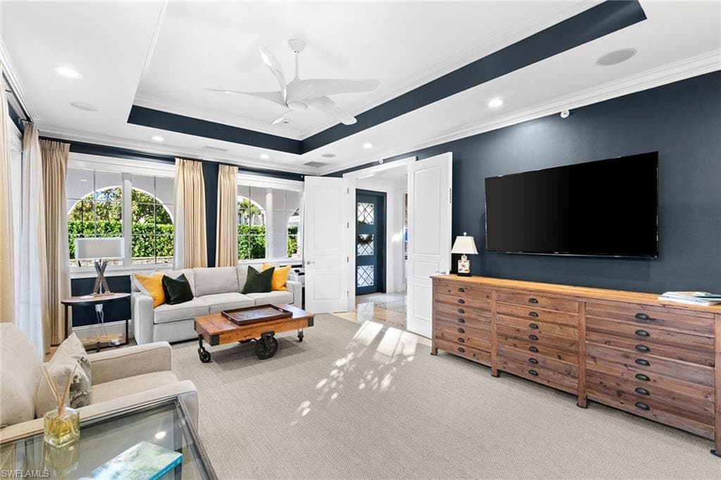 425 5th St S A, Naples, FL 34102-13