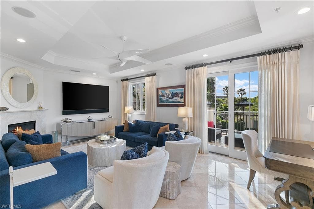 425 5th St S A, Naples, FL 34102-17