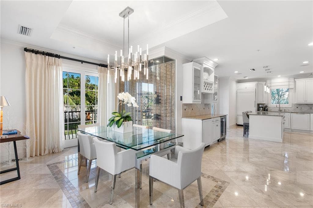 425 5th St S A, Naples, FL 34102-20