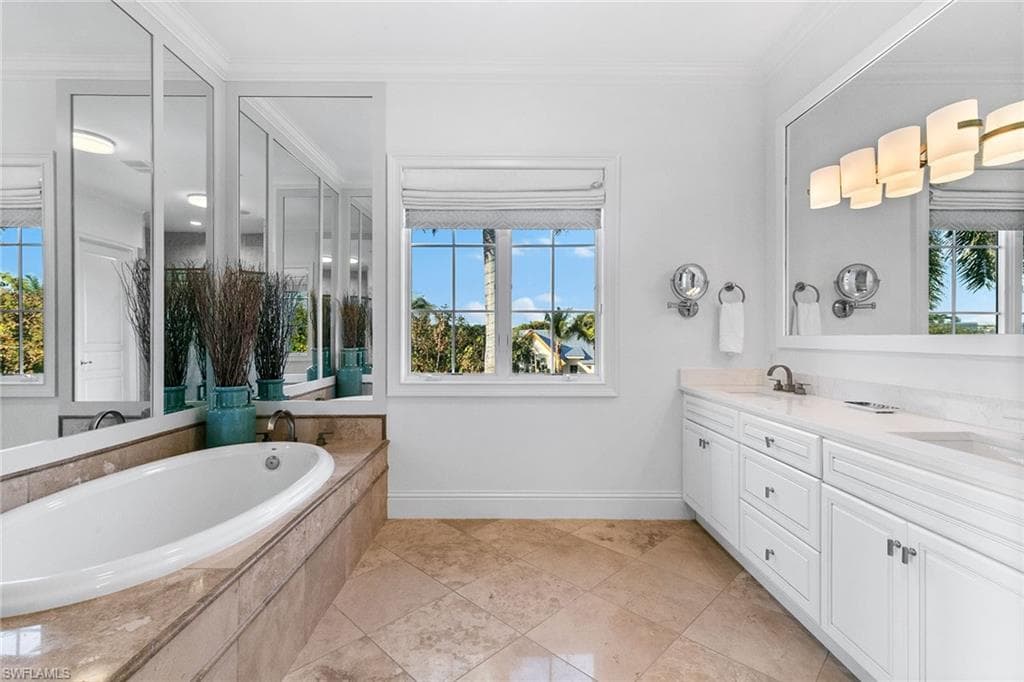 425 5th St S A, Naples, FL 34102-35