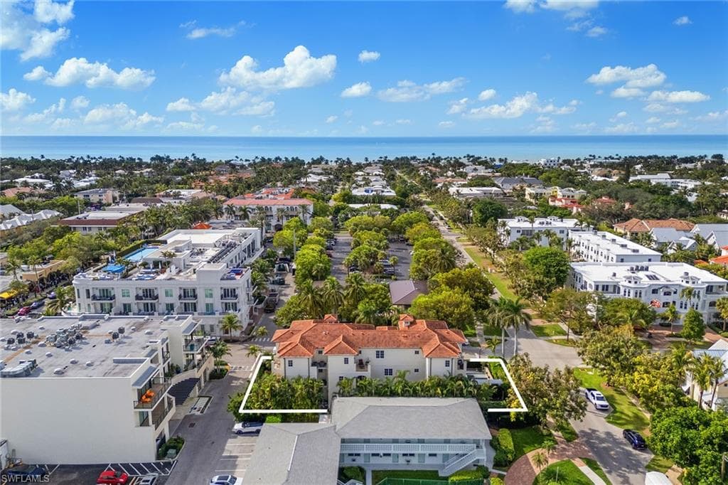 425 5th St S A, Naples, FL 34102-44