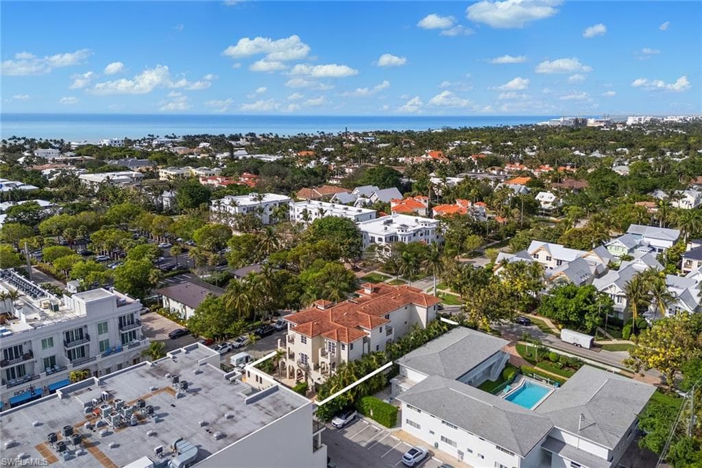 425 5th St S A, Naples, FL 34102-46