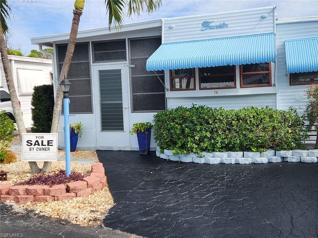 116 Duncan Ln 240, Naples, FL 34114-1