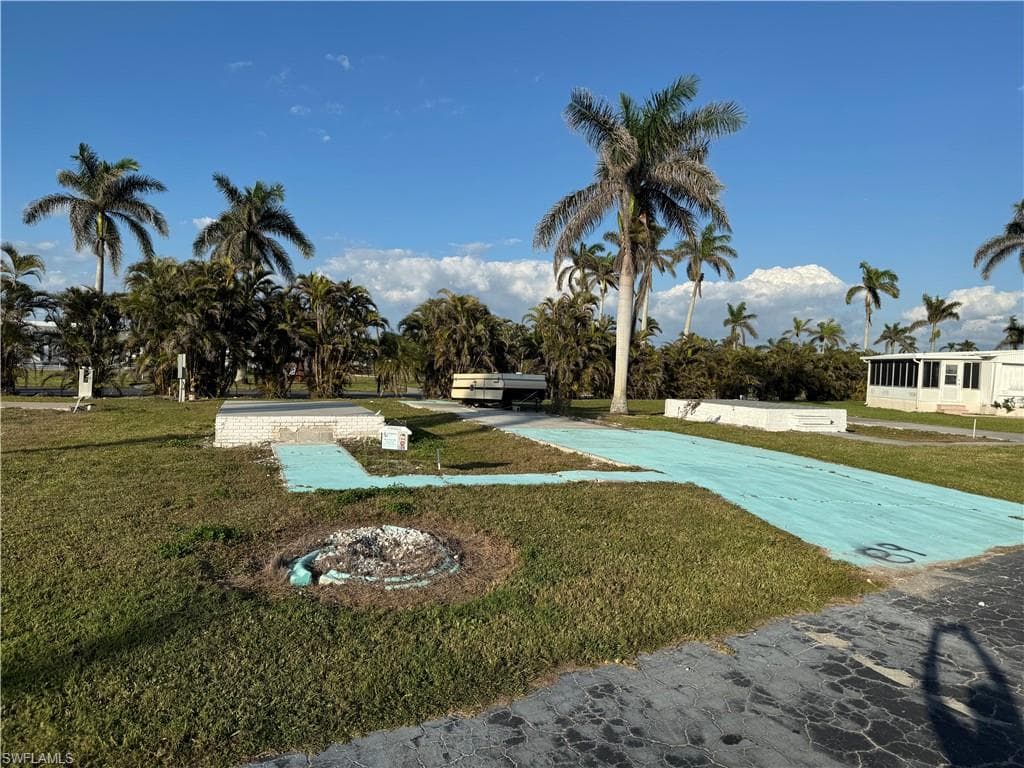 89 Sycamore Ln, Fort Myers, FL 33908-2