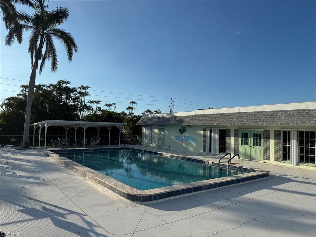 89 Sycamore Ln, Fort Myers, FL 33908-4