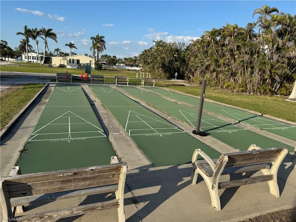 89 Sycamore Ln, Fort Myers, FL 33908-5