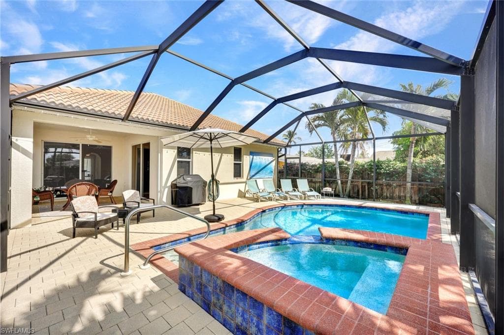 684 98th Ave N, Naples, FL 34108-25