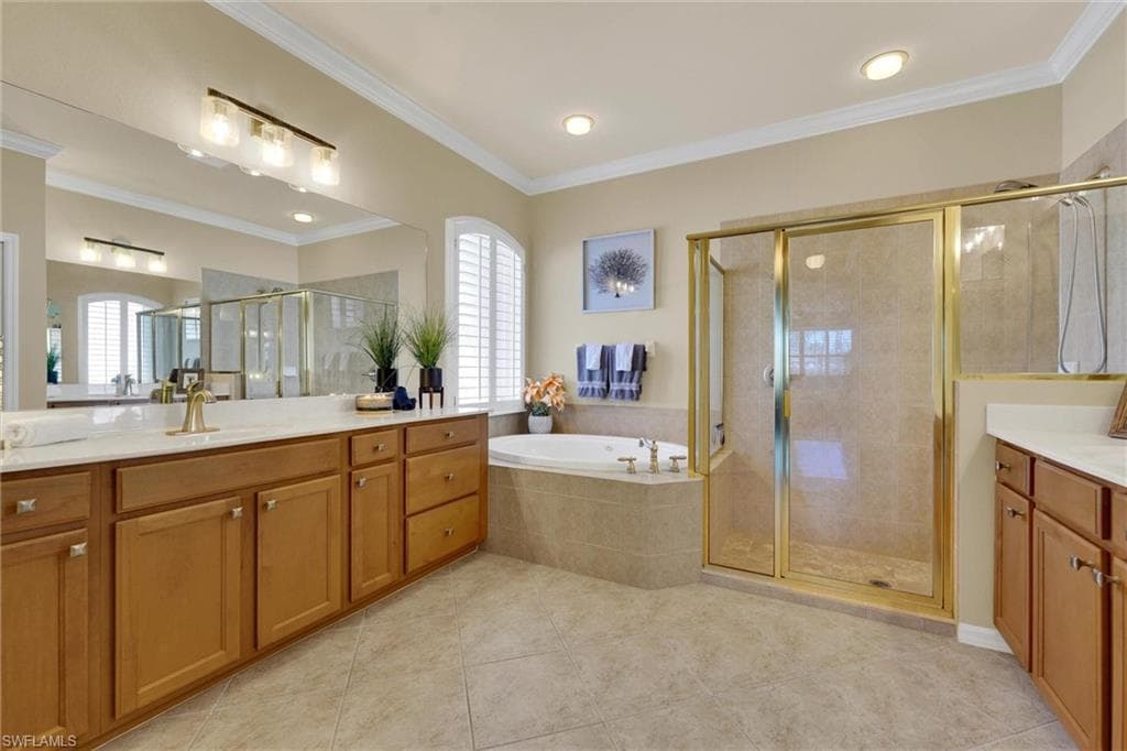 14291 Manchester Dr, Naples, FL 34114-13