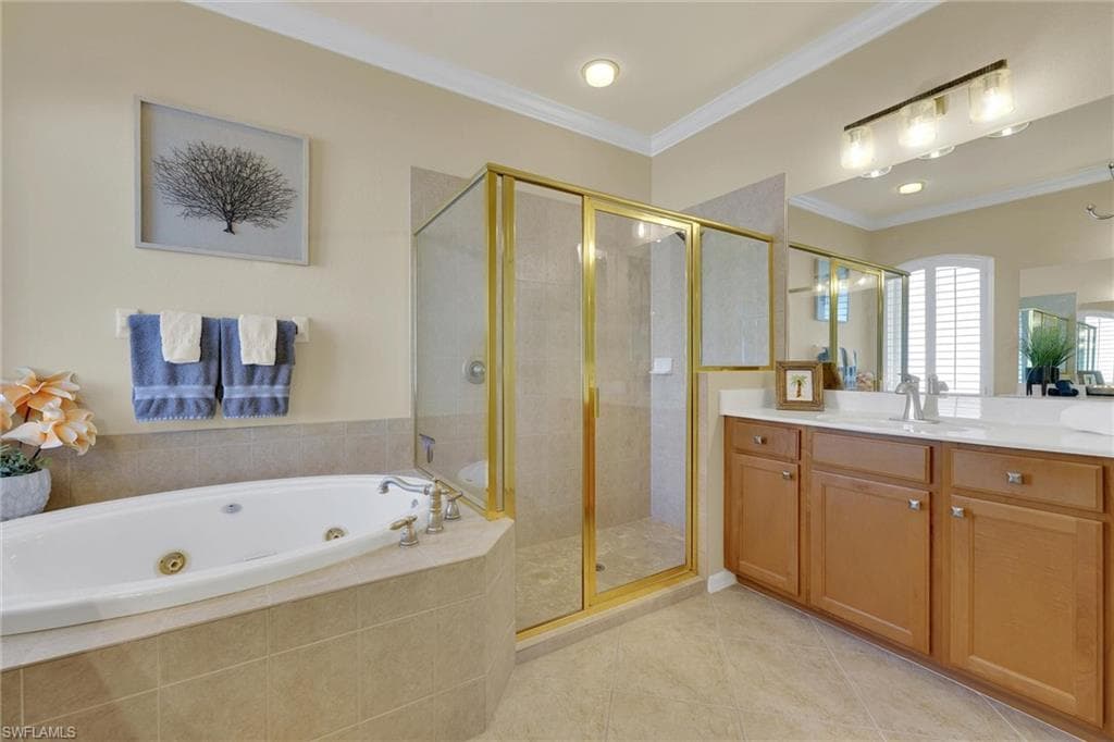 14291 Manchester Dr, Naples, FL 34114-14