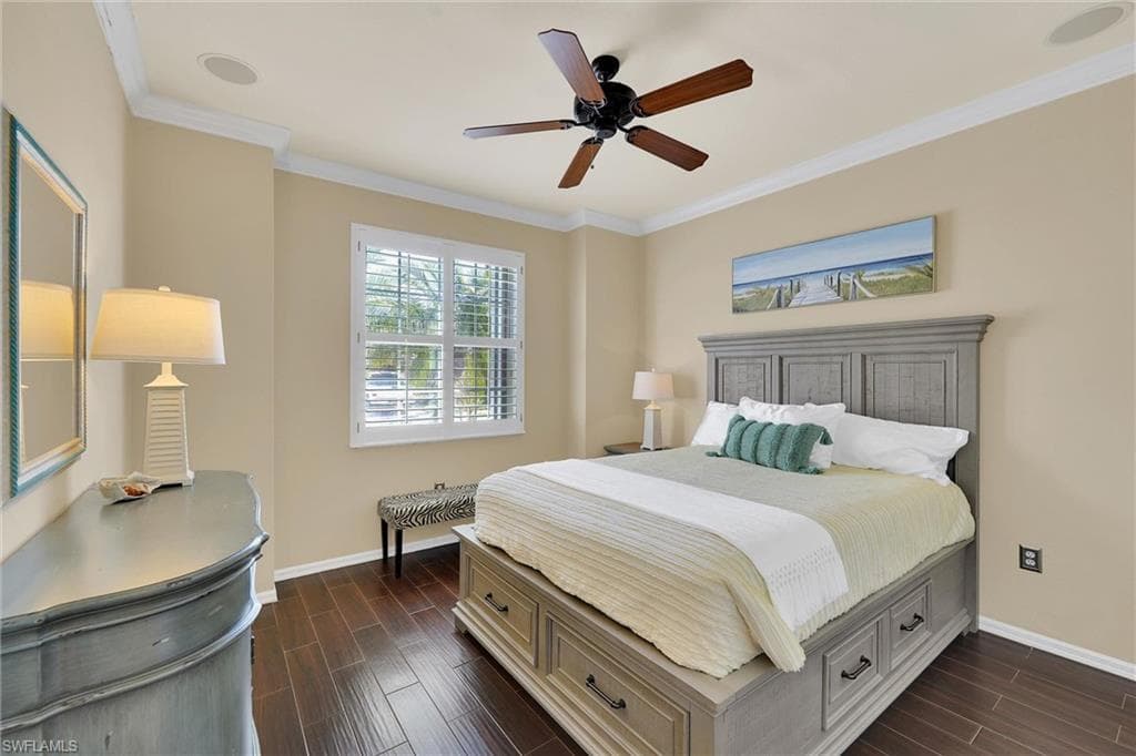 14291 Manchester Dr, Naples, FL 34114-15
