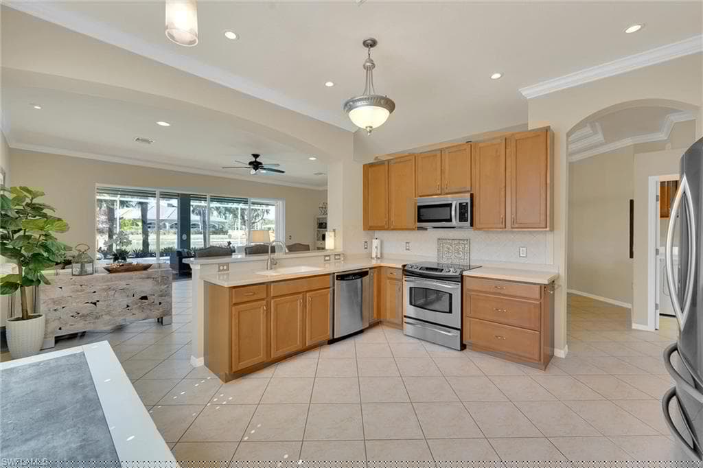 14291 Manchester Dr, Naples, FL 34114-26