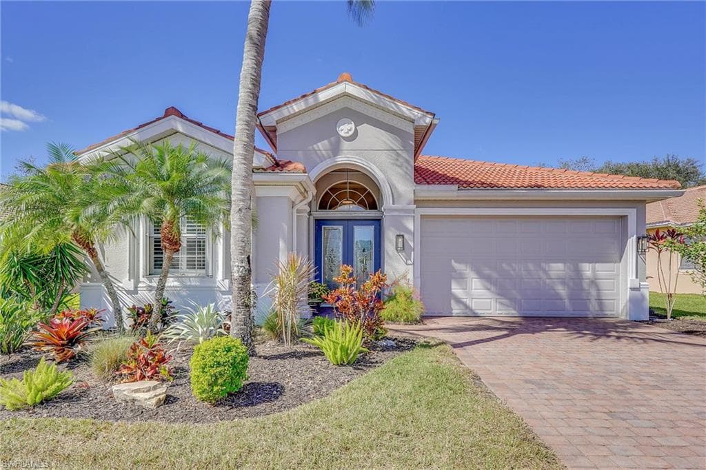 14291 Manchester Dr, Naples, FL 34114-2