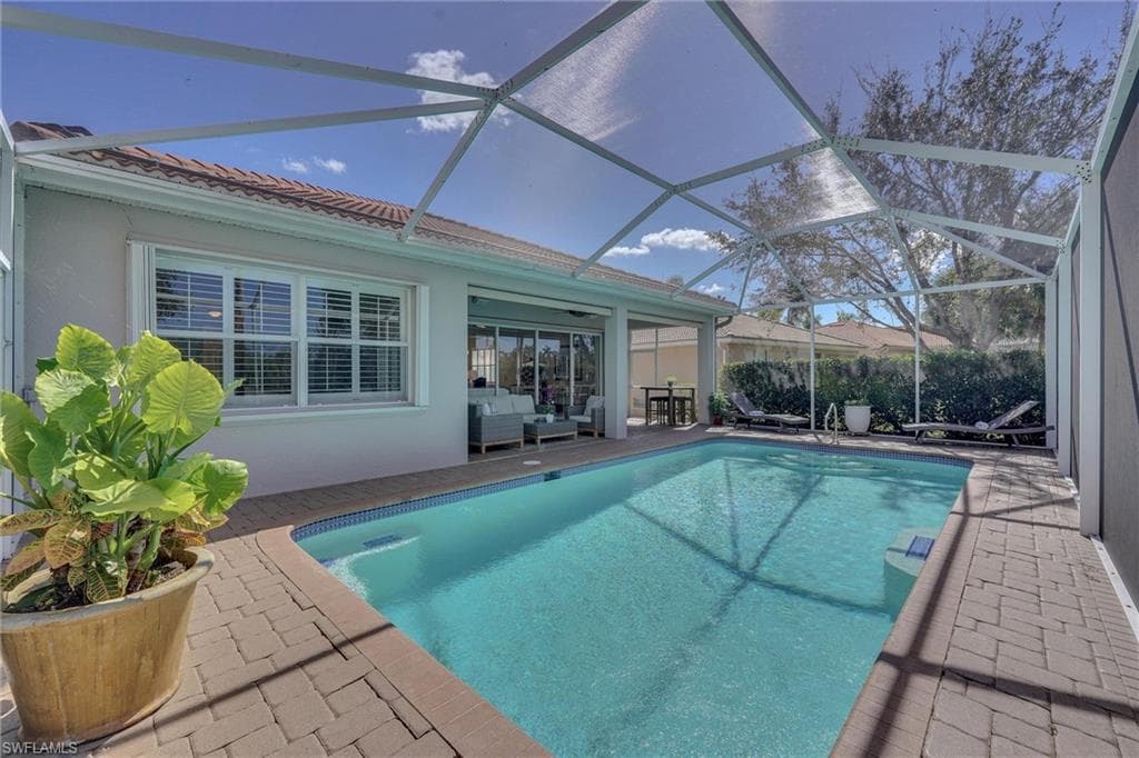 14291 Manchester Dr, Naples, FL 34114-32