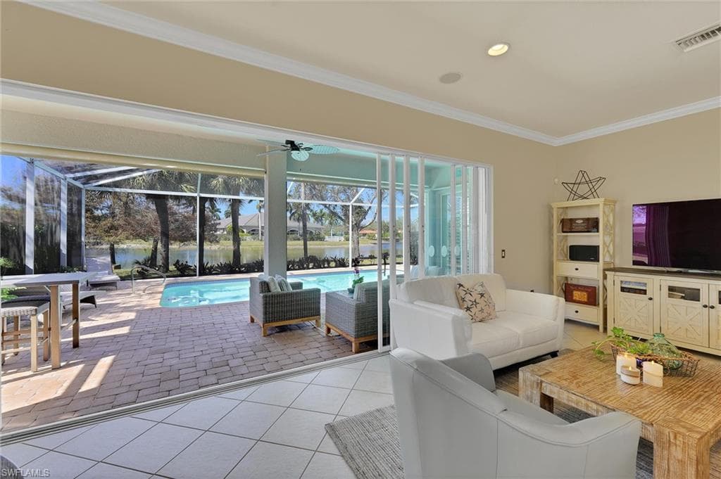 14291 Manchester Dr, Naples, FL 34114-5