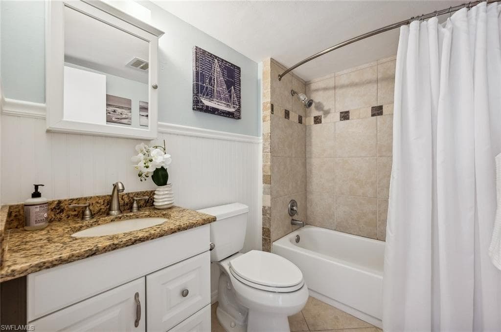72 7th St S 305, Naples, FL 34102-14