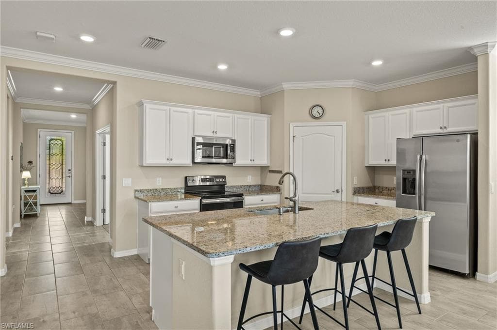 1606 Santiago Cir, Naples, FL 34113-10