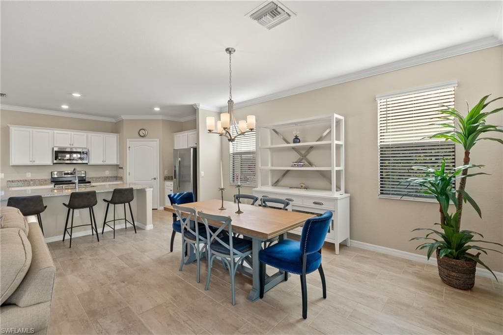 1606 Santiago Cir, Naples, FL 34113-14