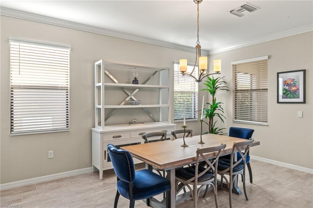 1606 Santiago Cir, Naples, FL 34113-15