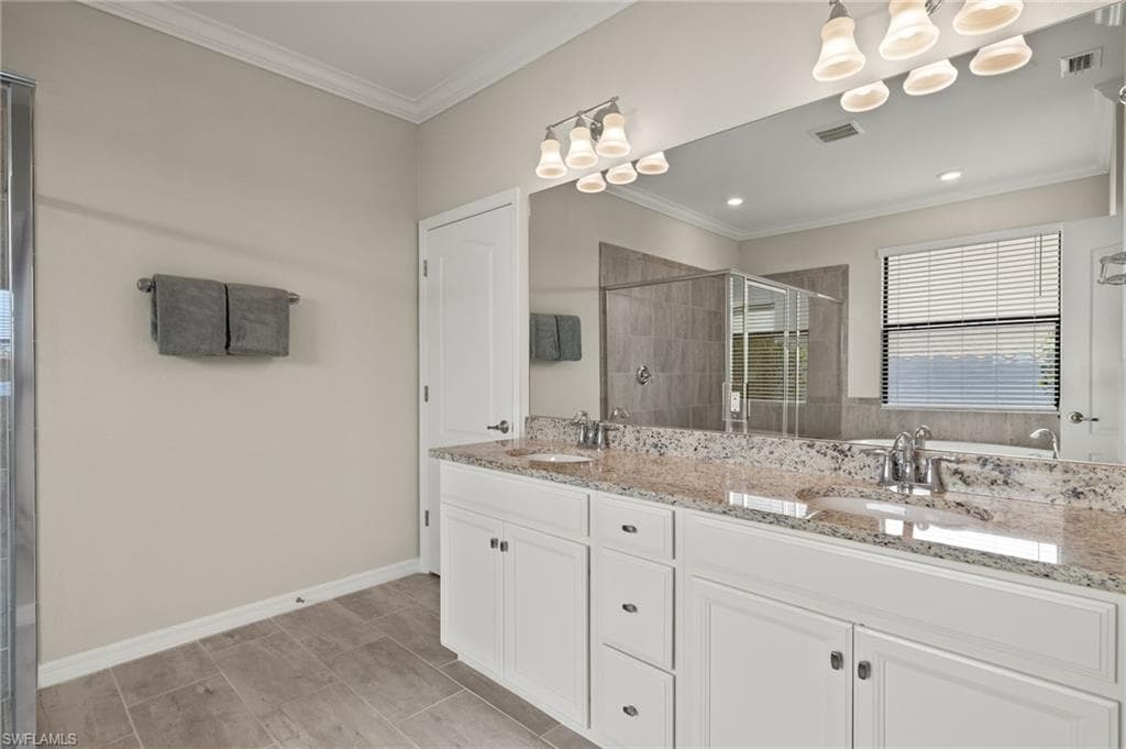 1606 Santiago Cir, Naples, FL 34113-20
