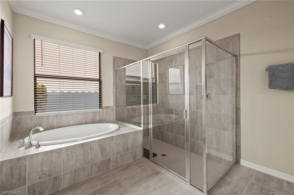 1606 Santiago Cir, Naples, FL 34113-21