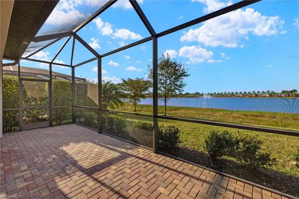 1606 Santiago Cir, Naples, FL 34113-27