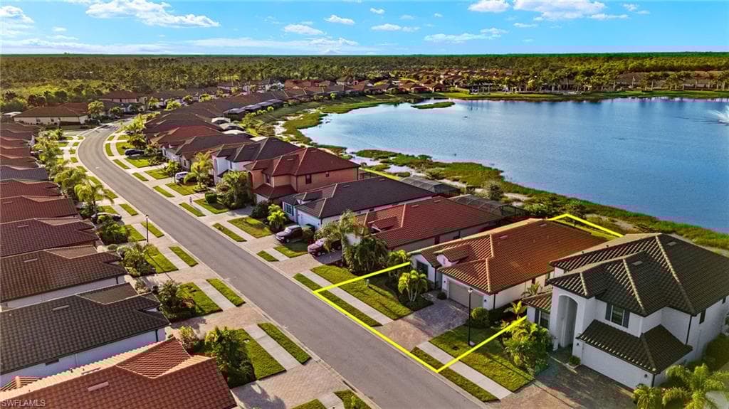 1606 Santiago Cir, Naples, FL 34113-33