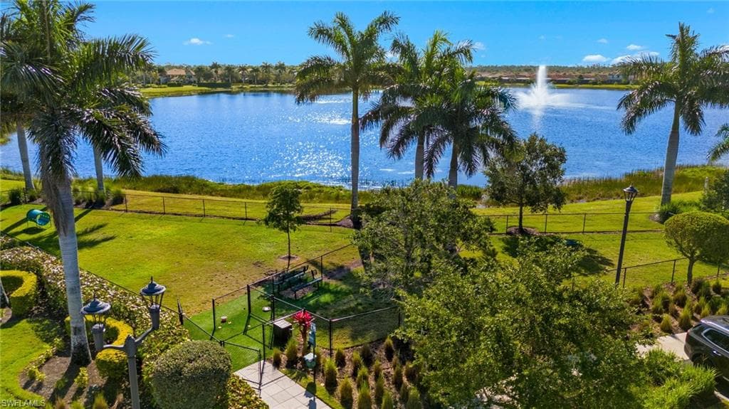 1606 Santiago Cir, Naples, FL 34113-40