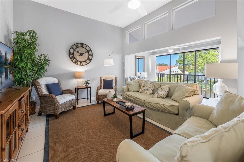 637 Beachwalk Cir E202, Naples, FL 34108-4