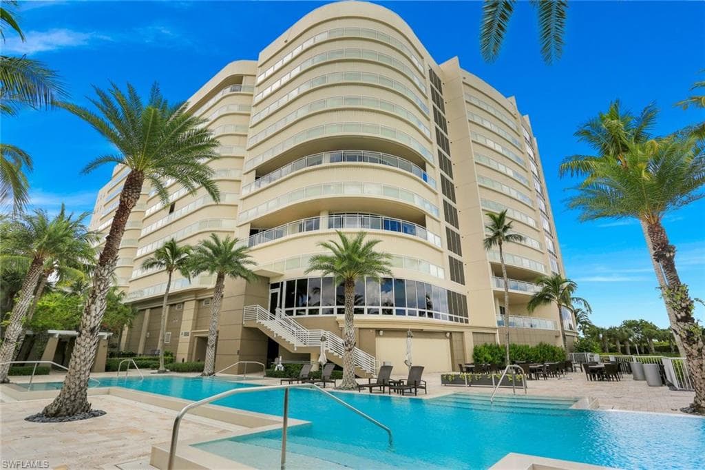 11125 Gulf Shore Dr Ph-1, Naples, FL 34108-45