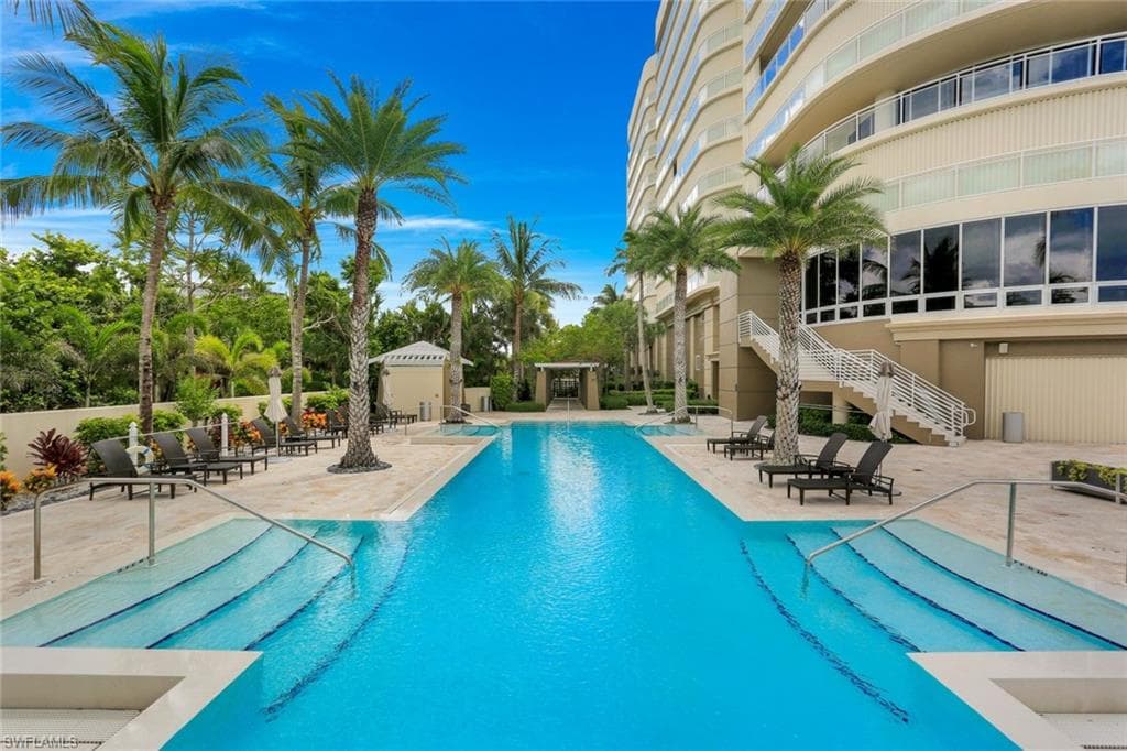 11125 Gulf Shore Dr Ph-1, Naples, FL 34108-46