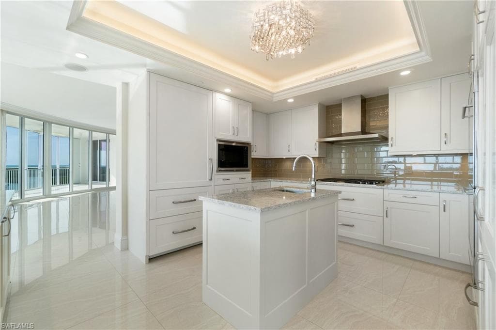 13665 Vanderbilt Dr 701, Naples, FL 34110-15