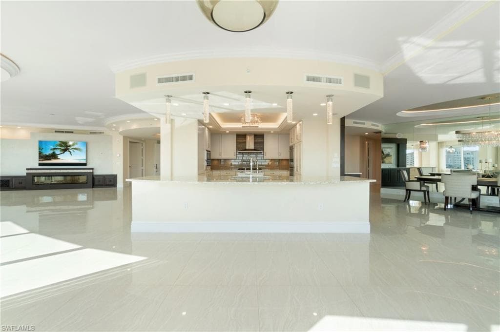 13665 Vanderbilt Dr 701, Naples, FL 34110-25