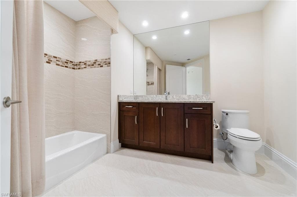 13665 Vanderbilt Dr 701, Naples, FL 34110-34
