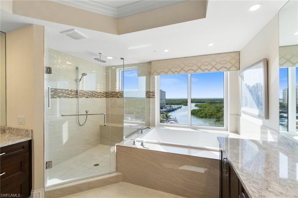 13665 Vanderbilt Dr 701, Naples, FL 34110-8