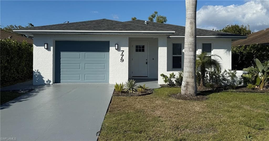 779 108th Ave N, Naples, FL 34108-9