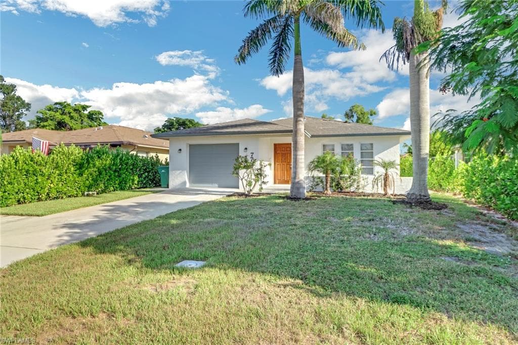 779 108th Ave N, Naples, FL 34108-15