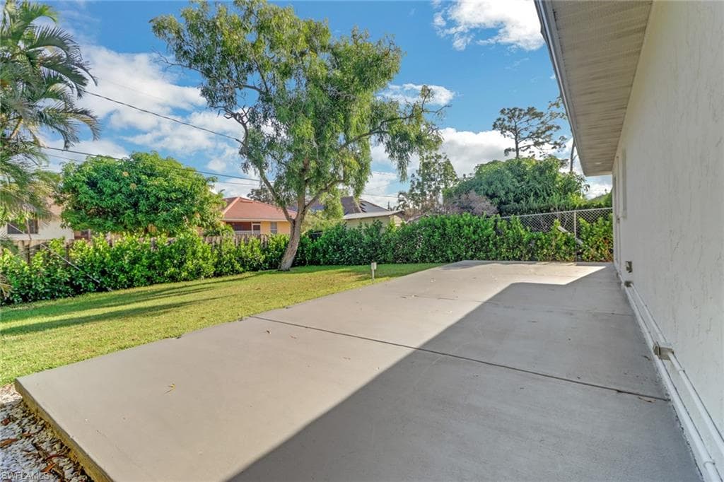 779 108th Ave N, Naples, FL 34108-18