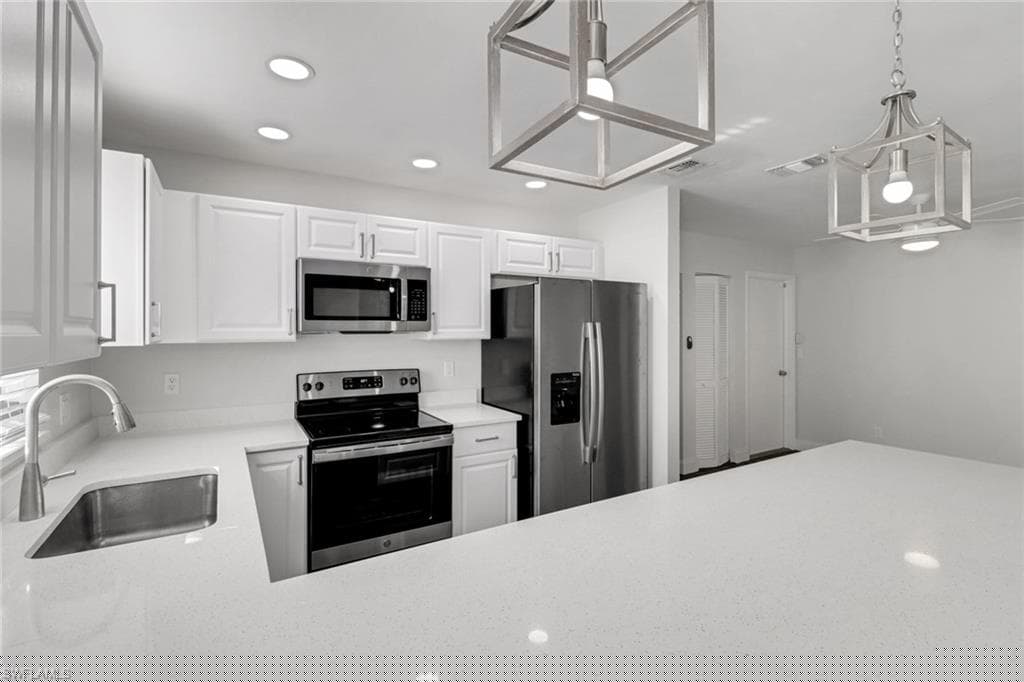 779 108th Ave N, Naples, FL 34108-4