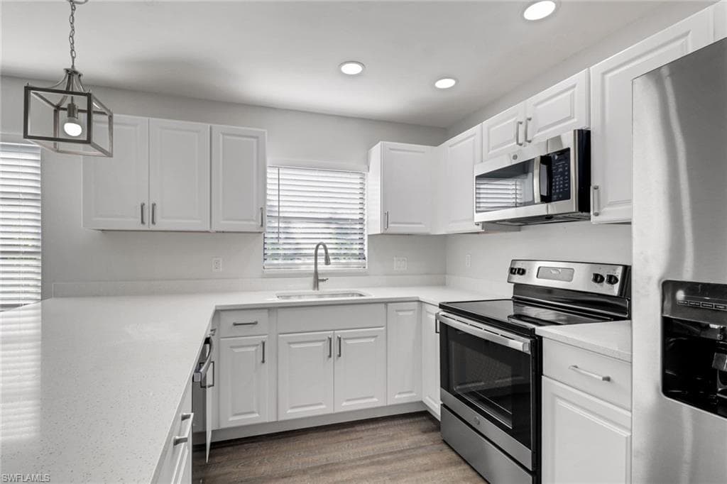 779 108th Ave N, Naples, FL 34108-7