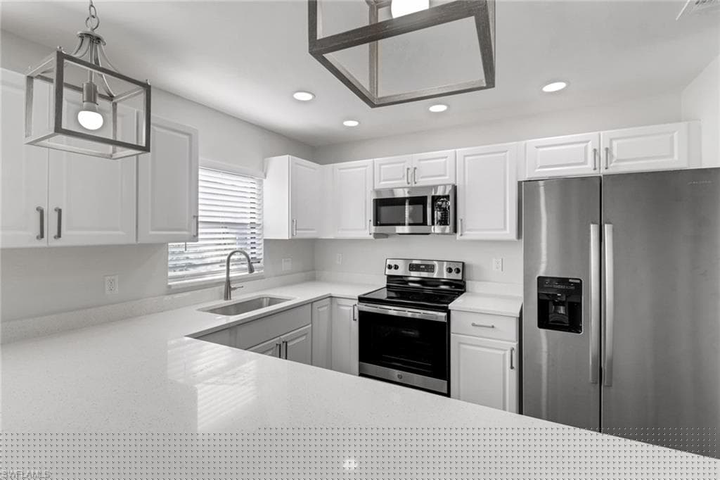 779 108th Ave N, Naples, FL 34108-8